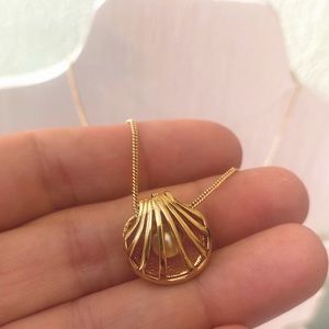 Seashell and pearl necklace, VINTAGE Avon ✨